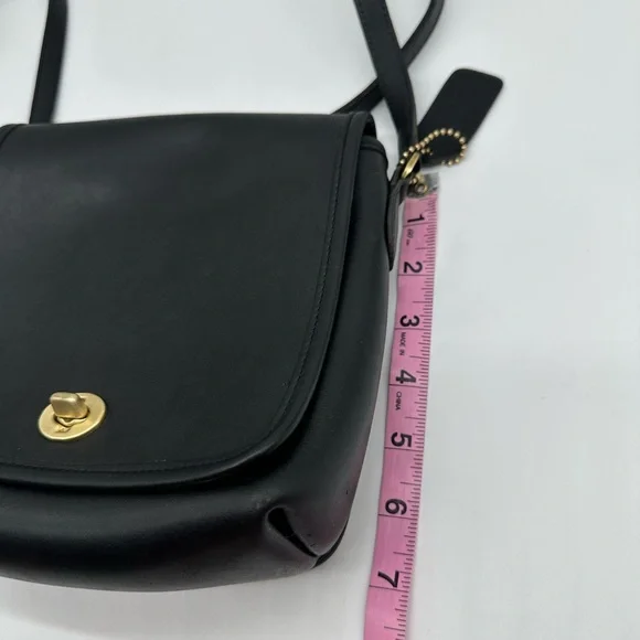 Coach • 9076 Companion Flap - Picture 9 of 14